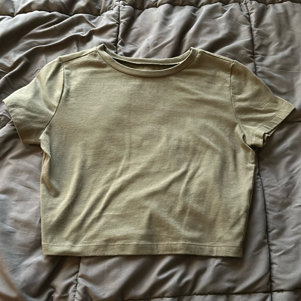 Green crop top medium
